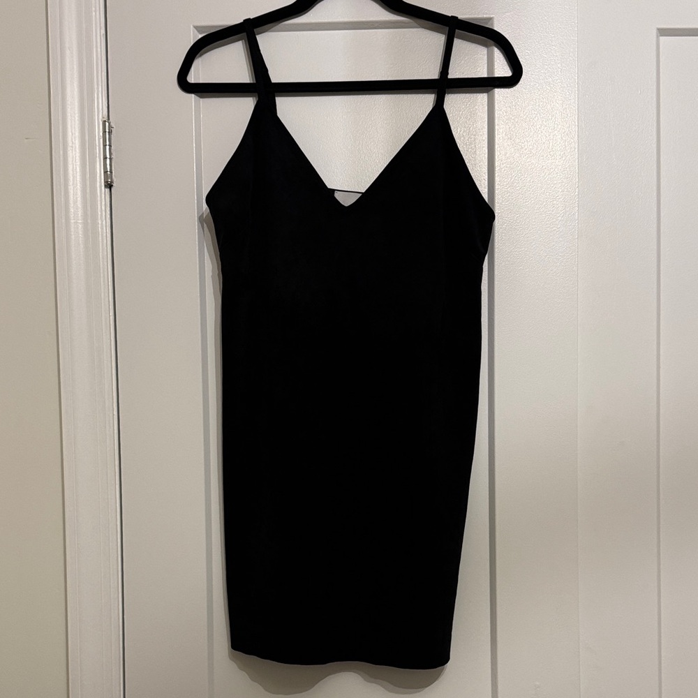 Aritzia - Wilfred -  Vivienne Black Dress - size Medium